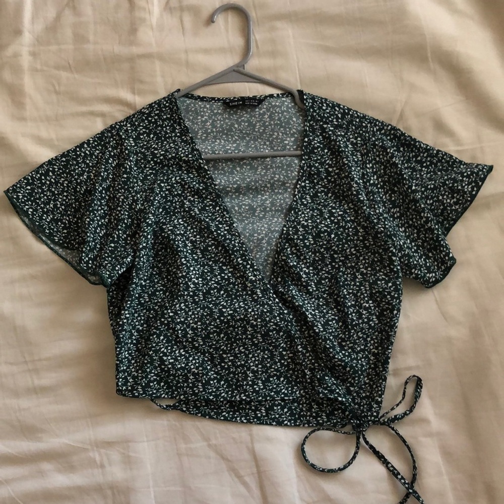 Green floral wrap top